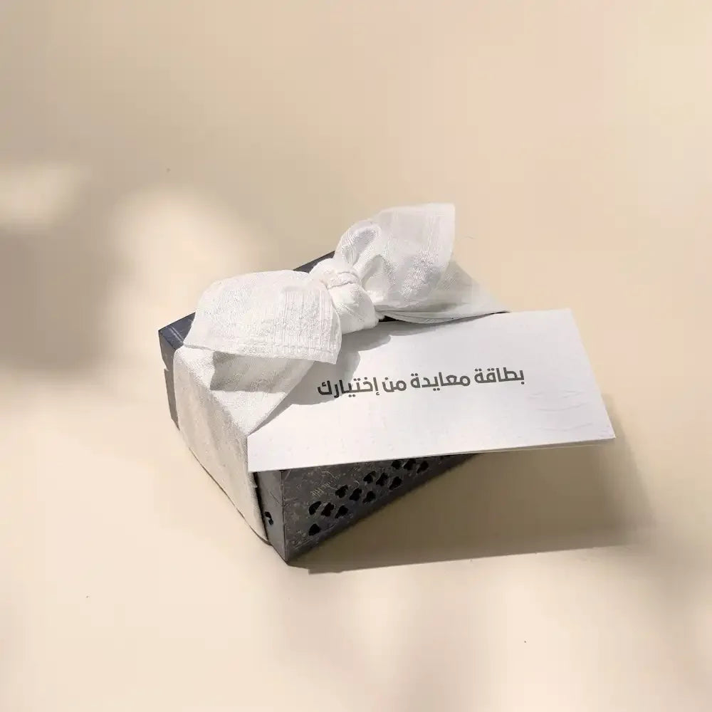 Cash Arrangement With Carved Stone Violet Box mini Off white - Maska / Gifting Redefined