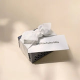 Cash Arrangement With Carved Stone Violet Box mini Off white - Maska / Gifting Redefined