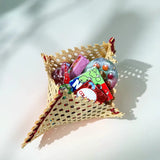 حقيبة صغيرة من الراتان 