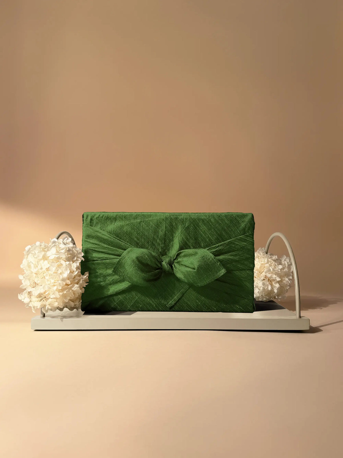 Meridian Gift Stand – Medium (Medium Wrap) – Ivory