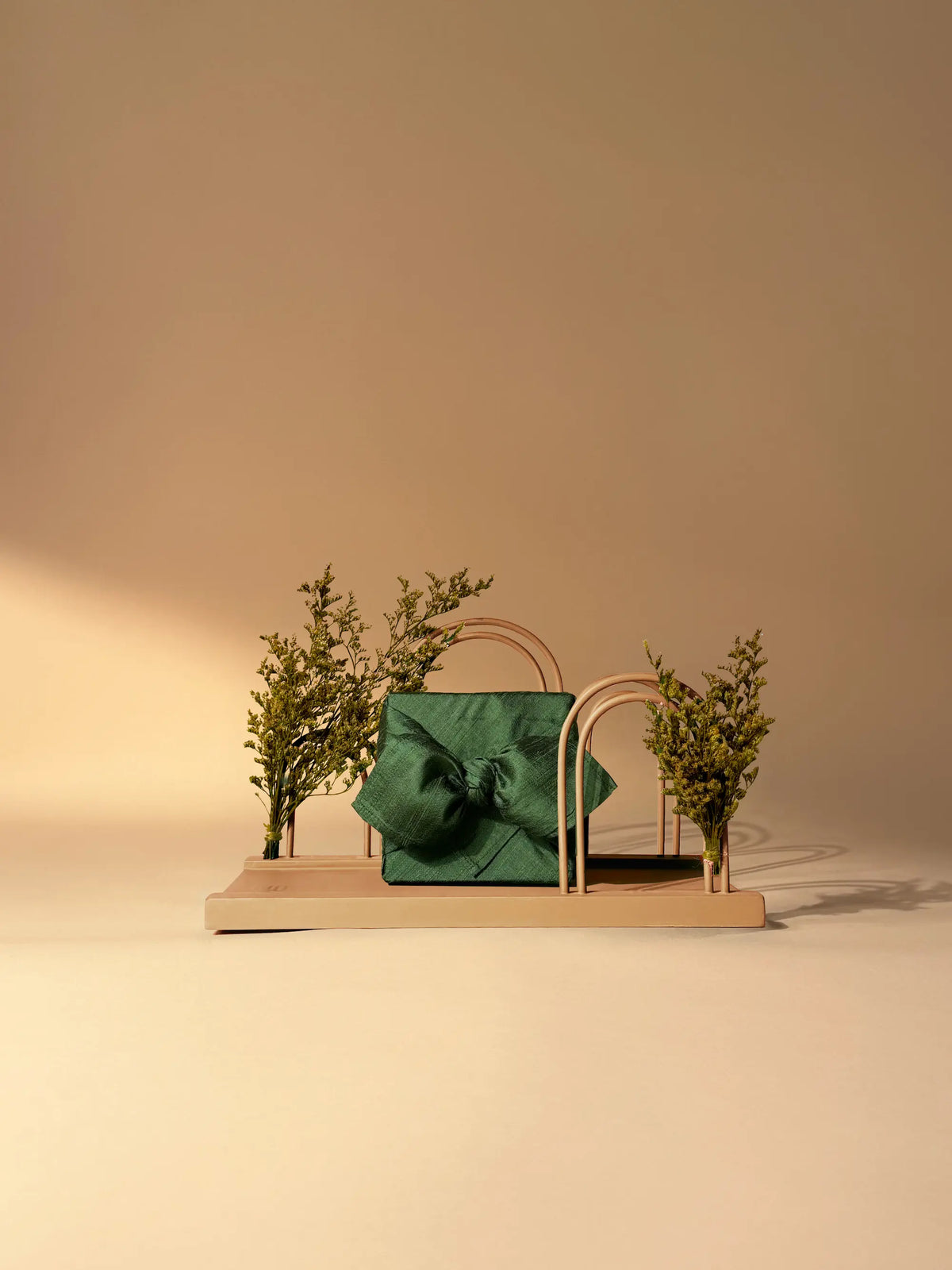 Archway Gift Stand – Small (Small Wrap) – Nude