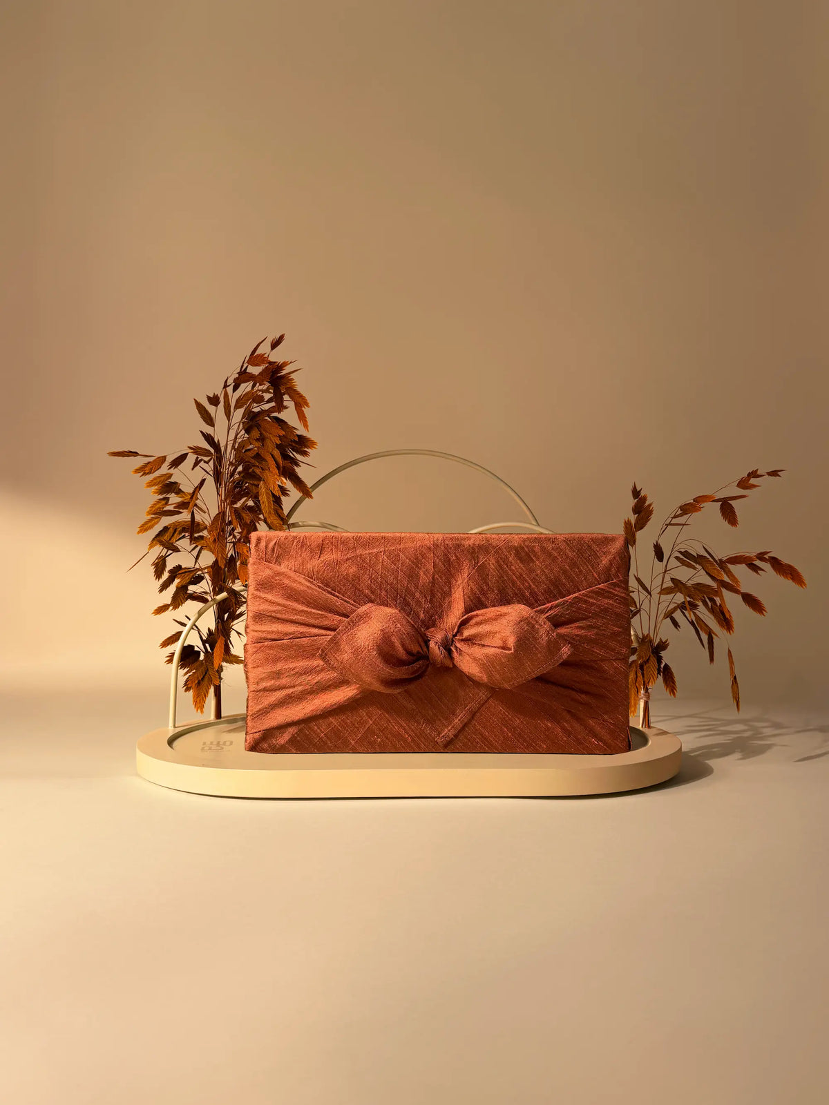 Iwan Gift Stand – Medium (Medium Wrap) – Nude
